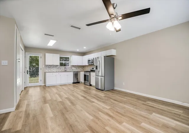 2nd image of 6026 Bluebell Cir, Austin, TX 78741 | MLS# 4340713