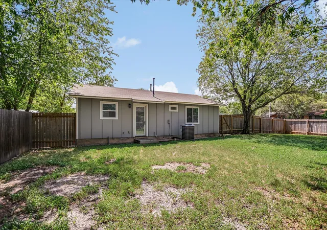 9th image of 6026 Bluebell Cir, Austin, TX 78741 | MLS# 4340713