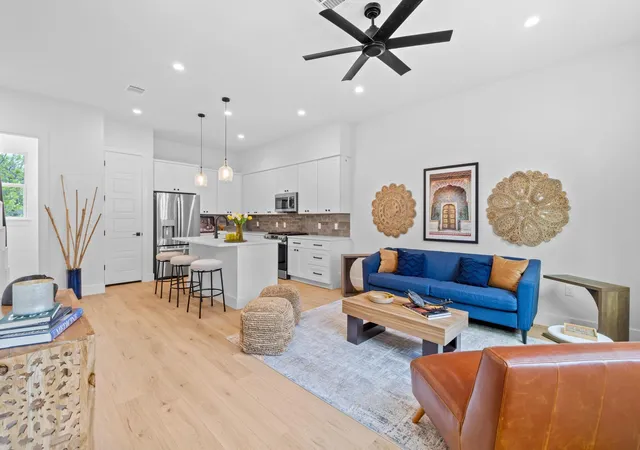 1st image of 911 Calle Limon #2, Austin, TX 78702 | MLS# 5416282