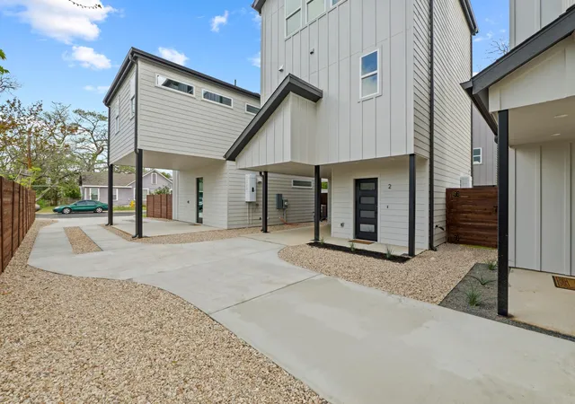2nd image of 911 Calle Limon, Austin, TX 78702