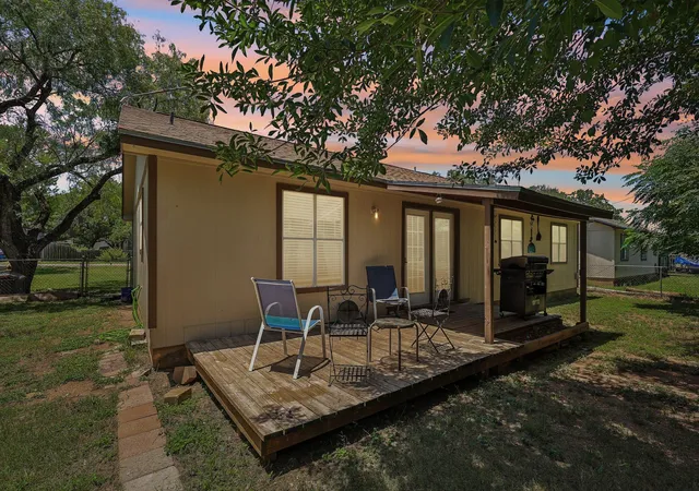 Photo 3 of Single family home for sale at 611 Magnolia Ln, Cottonwood Shores, TX 78657 | MLS# 9987617 | Listing updated on 2026-09-24