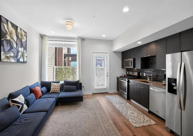 4th image of 1800 E 4Th St #202, Austin, TX 78702 | MLS# 7789968