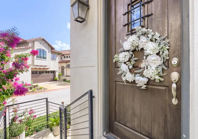 Photo 3 of Single family home for sale at 215 Honey Crk Ct, Austin, TX 78738 | MLS# 4126169 | Listing updated on 2026-08-26