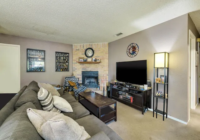 4th image of 12301 Deer Falls Dr #A & B, Austin, TX 78729 | MLS# 1849620