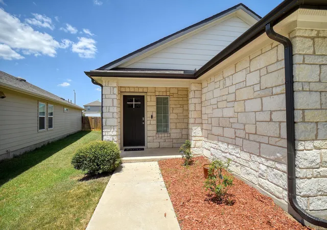 2nd image of 706 Roaring Fork Ln, Bastrop, TX 78602 | MLS# 7733607