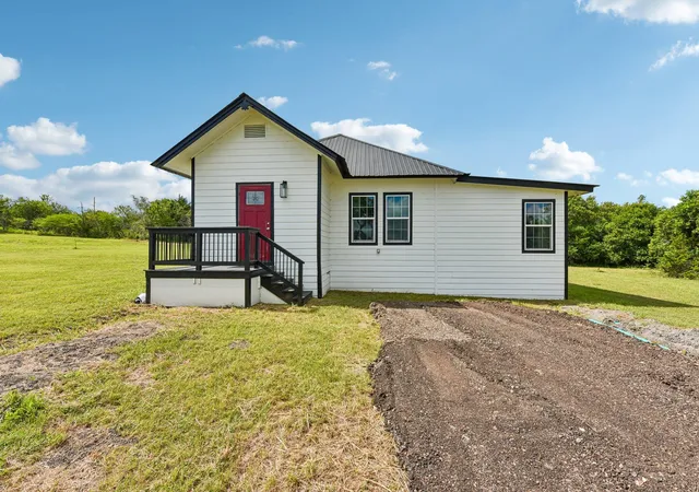 1st image of 507 W 1st St, Flatonia, TX 78941 | MLS# 6195768