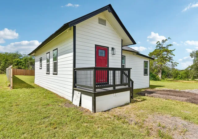 2nd image of 507 W 1st St, Flatonia, TX 78941 | MLS# 6195768