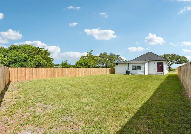 37th image of 507 W 1st St, Flatonia, TX 78941 | MLS# 6195768