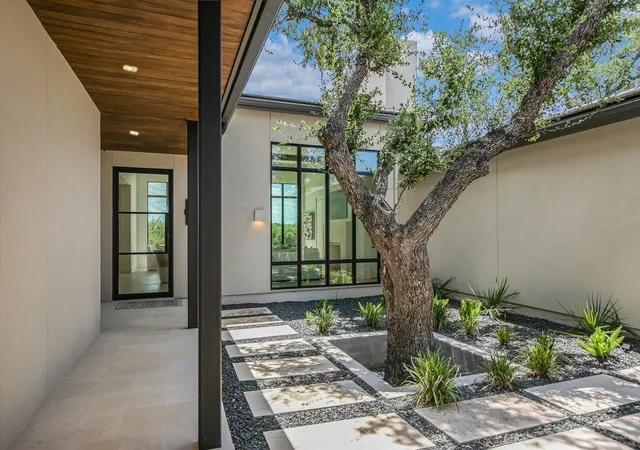3rd image of 146 Coral Berry Dr, Horseshoe Bay, TX 78657 | MLS# 7734692