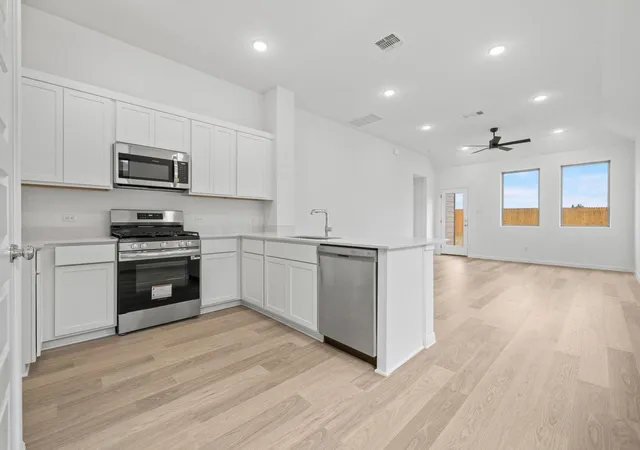 4th image of 181 Hornet St, Elgin, TX 78621 | MLS# 5590800