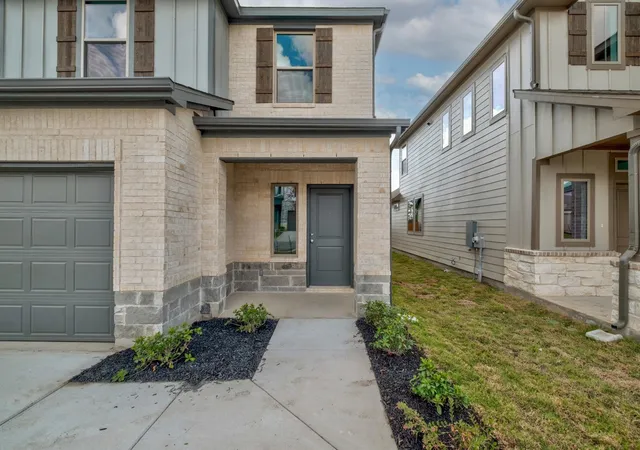 Photo 3 of Single family home for sale at 195 Hornet St, Elgin, TX 78621 | MLS# 4773578 | Listing updated on 2026-10-10