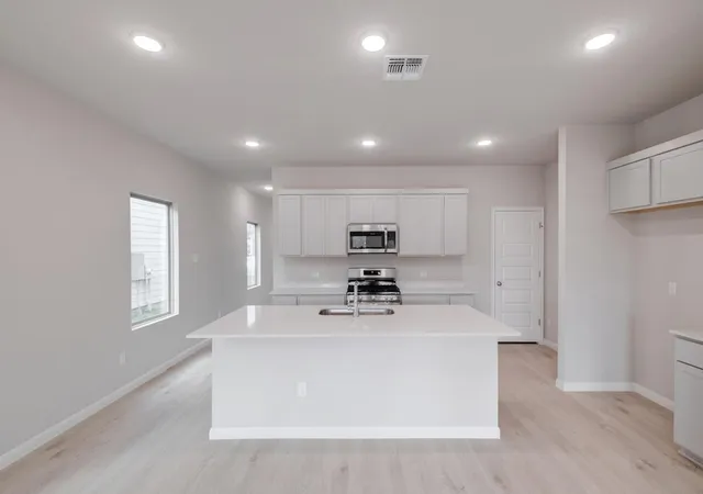 Photo 4 of Single family home for sale at 195 Hornet St, Elgin, TX 78621 | MLS# 4773578 | Listing updated on 2026-10-10