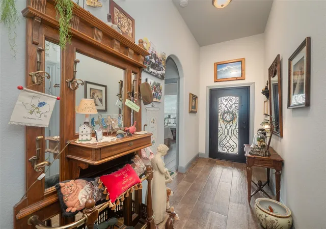 Photo 3 of Single family home for sale at 308 Buckhorn Dr, Lago Vista, TX 78645 | MLS# 9998265 | Listing updated on 2026-08-14
