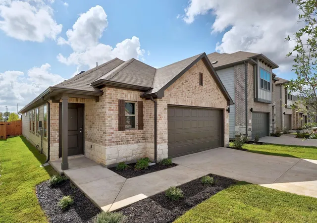 Photo 2 of Single family home for sale at 211 Hornet St, Elgin, TX 78621 | MLS# 5550690 | Listing updated on 2026-10-05