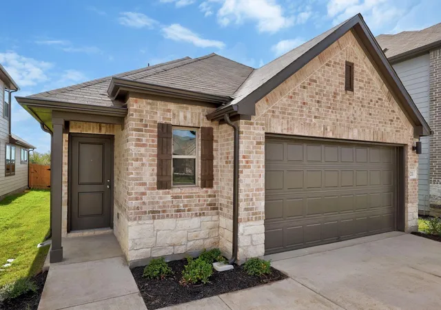 Photo 3 of Single family home for sale at 211 Hornet St, Elgin, TX 78621 | MLS# 5550690 | Listing updated on 2026-10-05
