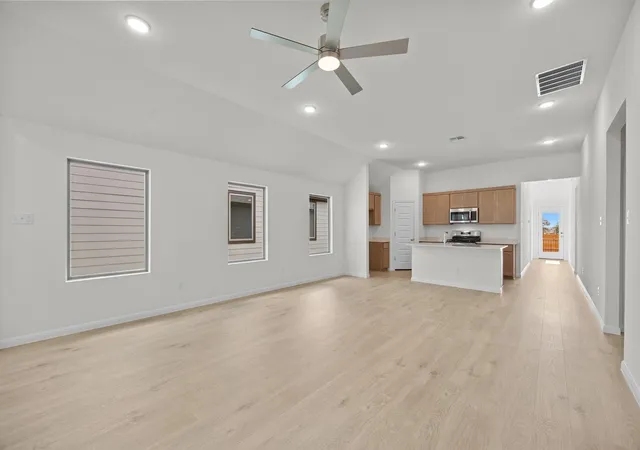 Photo 4 of Single family home for sale at 211 Hornet St, Elgin, TX 78621 | MLS# 5550690 | Listing updated on 2026-10-05