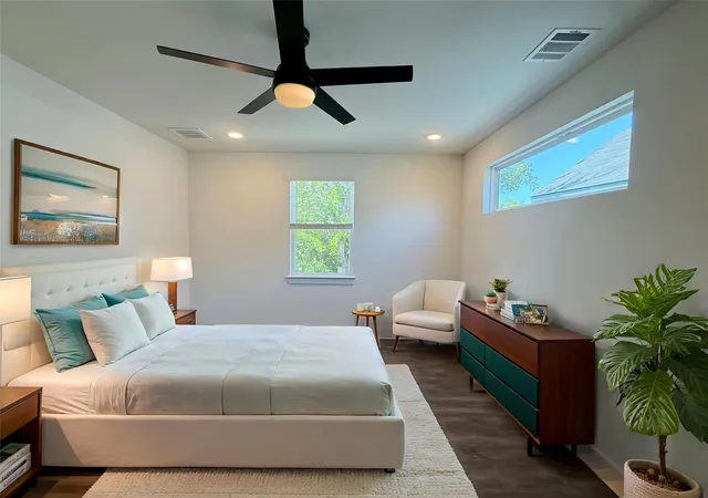 3rd image of 1212 Lily Ter, Austin, TX 78741