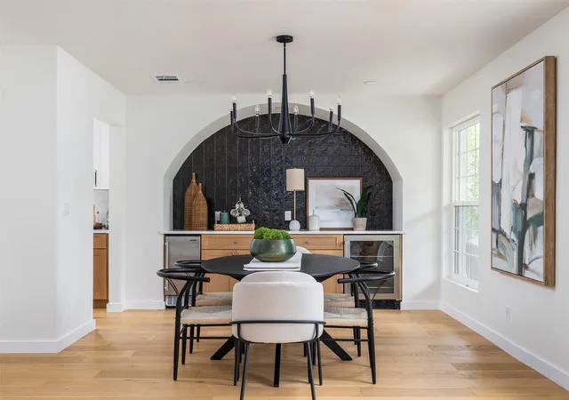 Photo 3 of Sale Pending at 6905 N Creighton Ln, Austin, TX 78723 | MLS# 5839376 | Listing updated on 2026-09-04