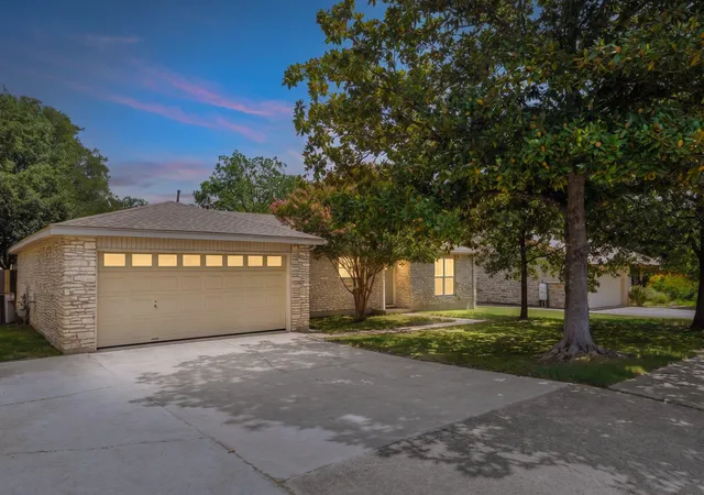 2nd image of 6006 Morning Dew Dr, Austin, TX 78749 | MLS# 3452065