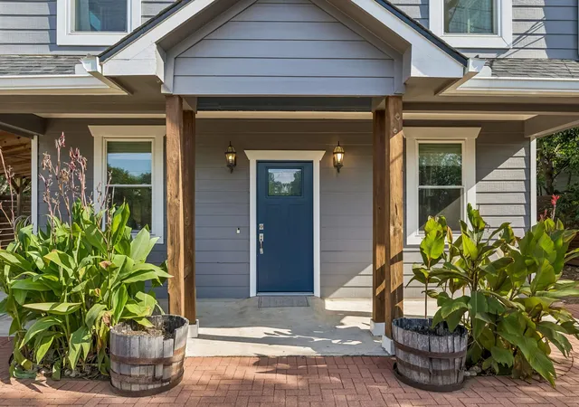 2nd image of 3333 E 12th St, Austin, TX 78721 | MLS# 5497383