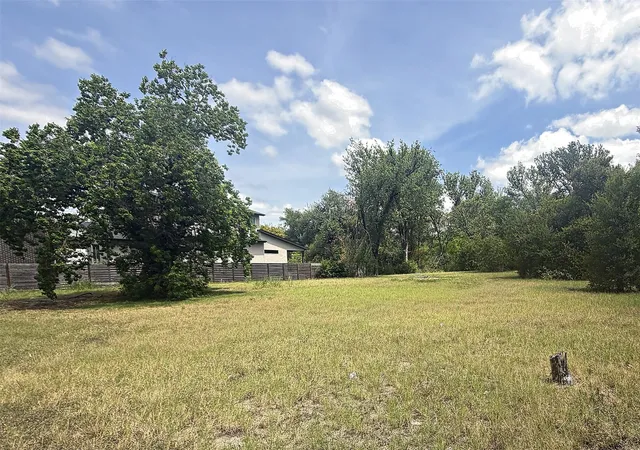 Photo 2 of Land for sale at 5108 Heflin Ln, Austin, TX 78721 | MLS# 2248388 | Listing updated on 2026-09-03