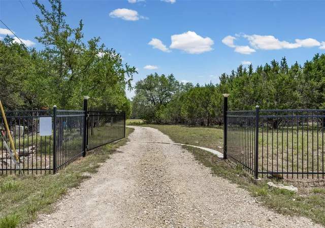 Photo 3 of Single family home for sale at 6843 S Lakewood Dr, Georgetown, TX 78633 | MLS# 8023451 | Listing updated on 2026-08-02