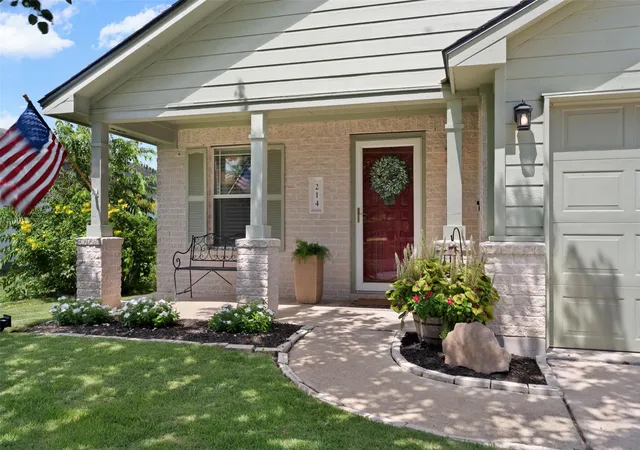 Photo 2 of Single family home for sale at 214 Jennifer Ln, Bastrop, TX 78602 | MLS# 3277130 | Listing updated on 2026-08-15