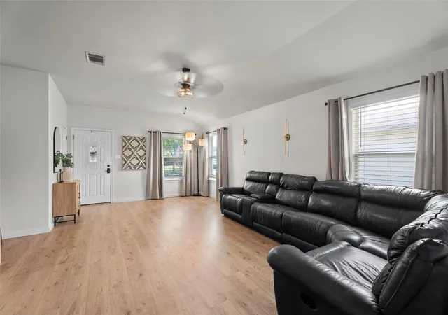 Photo 3 of Single family home for sale at 214 Jennifer Ln, Bastrop, TX 78602 | MLS# 3277130 | Listing updated on 2026-08-15