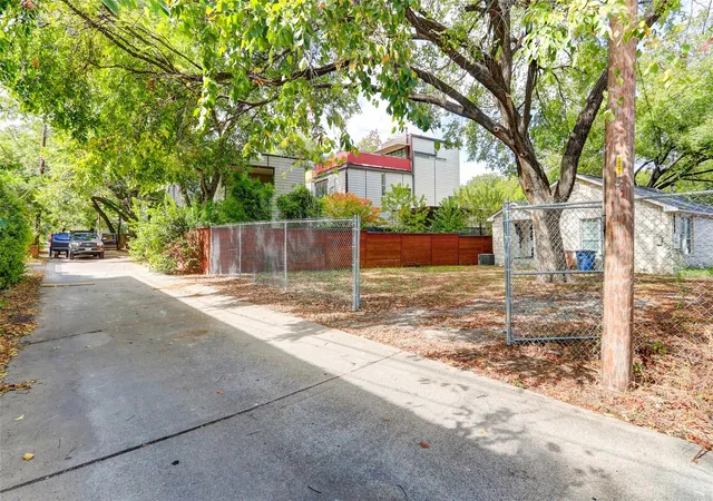 17th image of 611 W Live Oak St, Austin, TX 78704 | MLS# 6048842
