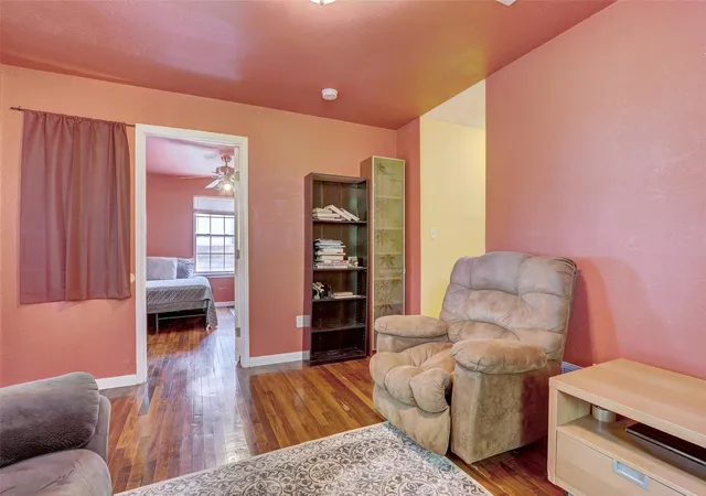 Photo 4 of Single family home for sale at 611 W Live Oak St, Austin, TX 78704 | MLS# 6048842 | Listing updated on 2026-09-01