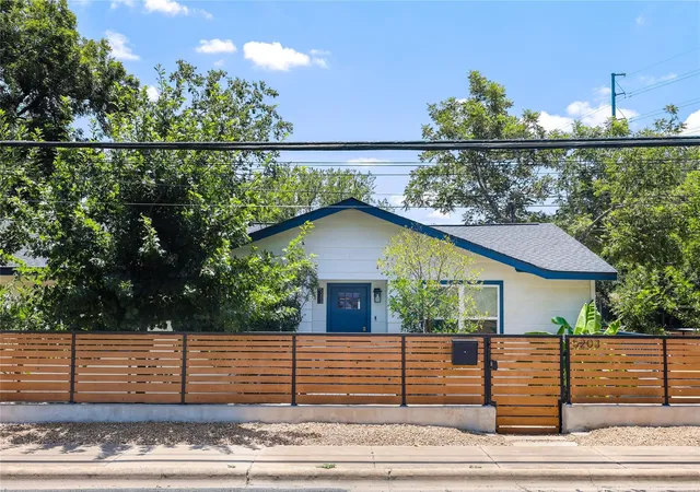 1st image of 5203 Ledesma Rd, Austin, TX 78721 | MLS# 9139622