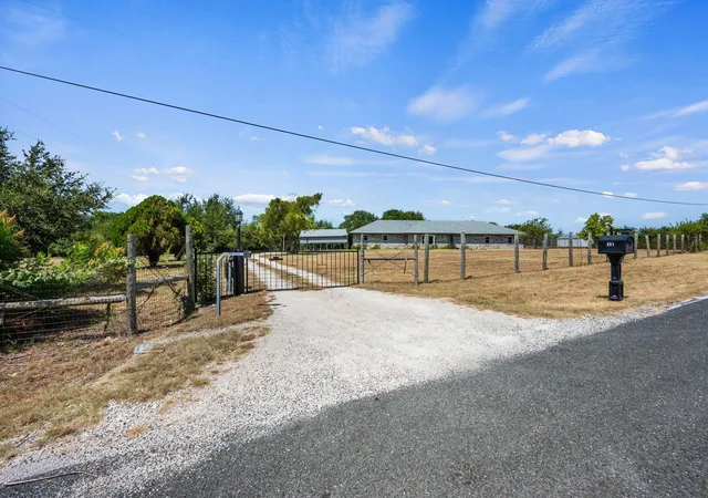 4th image of 851 San Gabriel Dr, Liberty Hill, TX 78642 | MLS# 9544334