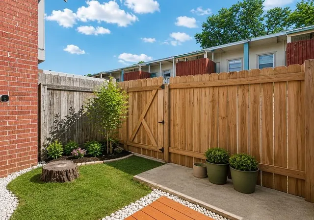 12th image of 1221 W Hopkins St #2, San Marcos, TX 78666 | MLS# 1805406
