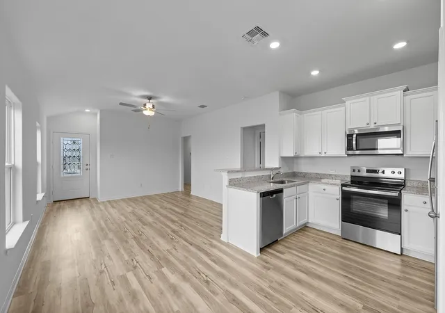 4th image of 14404 Wahlbergs Wy, Elgin, TX 78621 | MLS# 7727170
