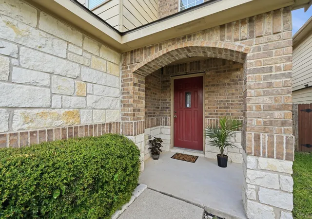 Photo 3 of Single family home for sale at 11313 Hillstable Ct, Manchaca, TX 78652 | MLS# 8417625 | Listing updated on 2026-09-21