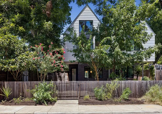 2nd image of 52 Waller St #A, Austin, TX 78702 | MLS# 9349729