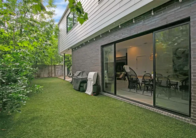 2nd image of 52 Waller St, Austin, TX 78702