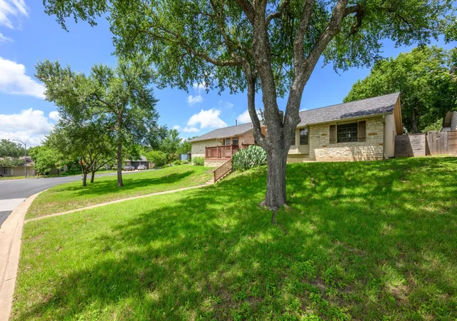 2nd image of 7210 Smokey Hill Rd, Austin, TX 78736 | MLS# 4485606