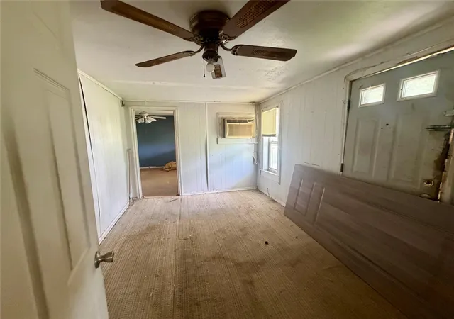 2nd image of 808 W Boundary St, Giddings, TX 78942 | MLS# 3865393