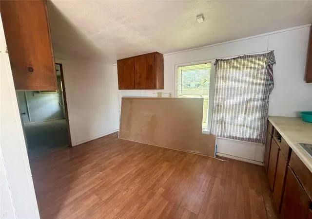 3rd image of 808 W Boundary St, Giddings, TX 78942 | MLS# 3865393