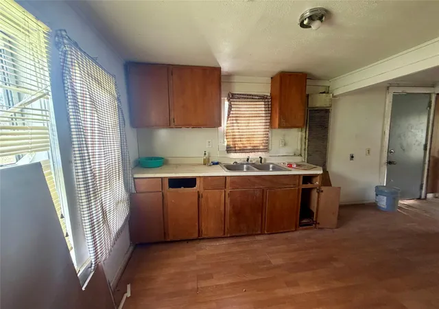 5th image of 808 W Boundary St, Giddings, TX 78942 | MLS# 3865393