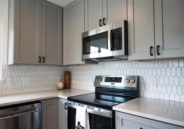Photo 3 of Single family home for sale at 303 Greener Dr, Leander, TX 78641 | MLS# 4172947 | Listing updated on 2026-08-25