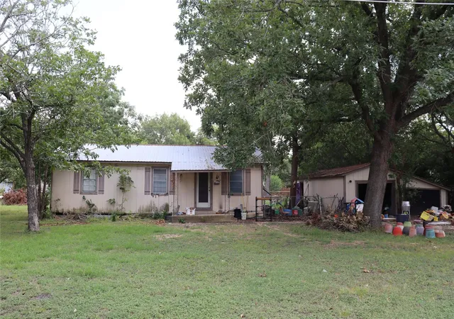1st image of 706 W Live Oak St, Lockhart, TX 78644 | MLS# 8167057