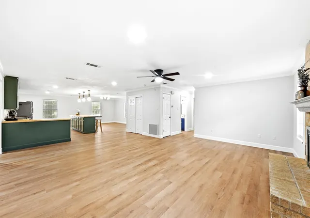 image of 295 Oak Creek Cir, Luling, TX 78648 | MLS# 9272436