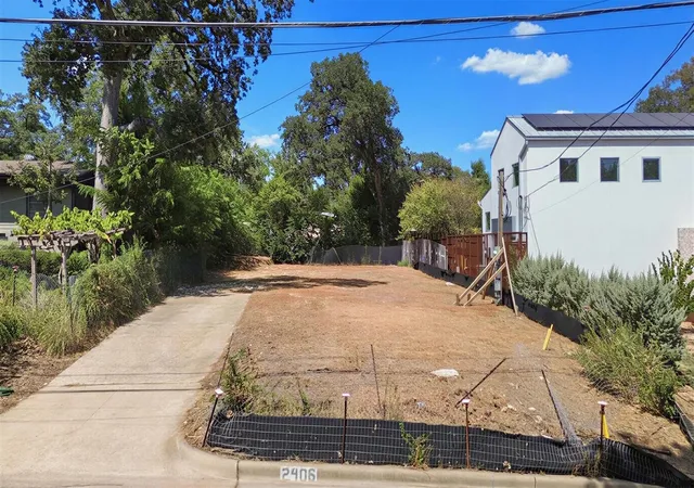 Photo 1 of Land for sale at 2406 W 10th Street, Austin, TX 78703 | MLS# 3495941 | Listing updated on 2026-10-06