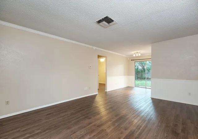5th image of 10419 Firethorn Ln, Austin, TX 78750 | MLS# 7311739
