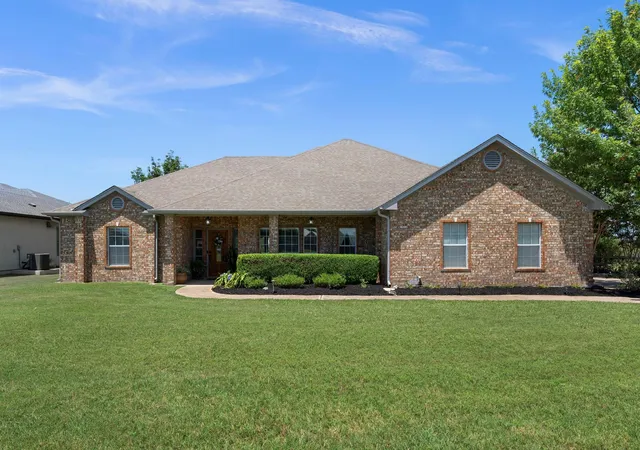 Photo 2 of Single family home for sale at 133 Sentry Pt, Hutto, TX 78634 | MLS# 2795108 | Listing updated on 2026-10-06