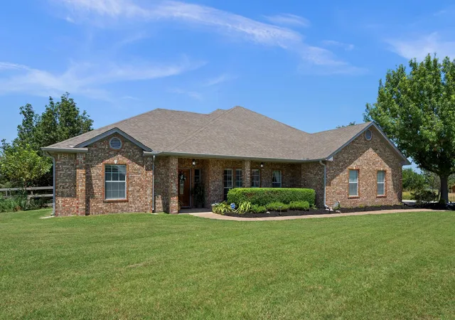 Photo 3 of Single family home for sale at 133 Sentry Pt, Hutto, TX 78634 | MLS# 2795108 | Listing updated on 2026-10-06