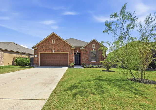 Photo 3 of Single family home for sale at 201 Connor Elkins Dr, Kyle, TX 78640 | MLS# 5966872 | Listing updated on 2026-10-06