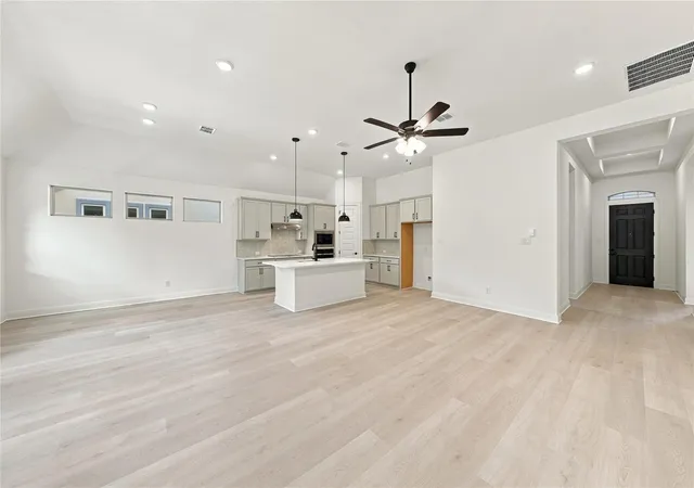Photo 3 of Single family home for sale at 105 Edgemoor Cv, Georgetown, TX 78628 | MLS# 8581909 | Listing updated on 2026-10-23